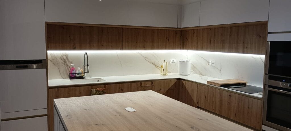 cuisine lumire sous meubles hauts