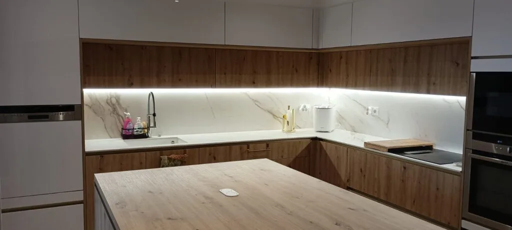 cuisine lumire sous meubles hauts